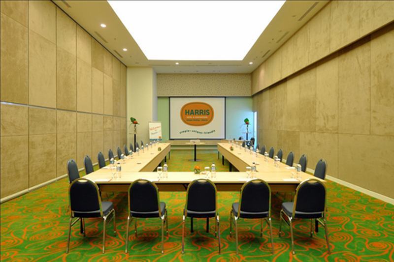 Hotel Harris And Conventions Kelapa Gading 4*