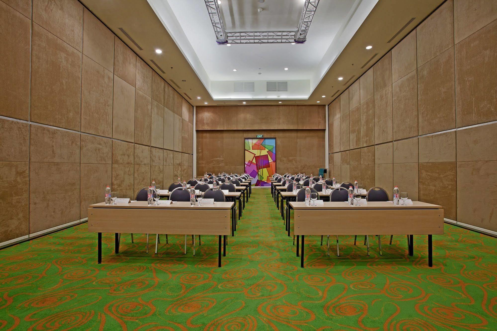 Harris And Conventions Kelapa Gading Jakarta